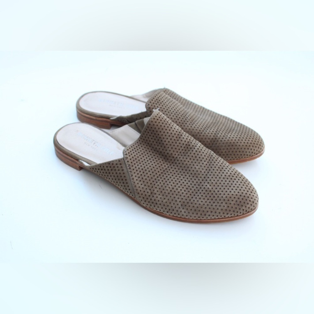 Kenneth Cole New York flat mules